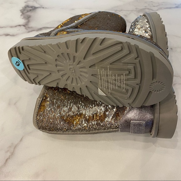 UGG Silver Gold Classic Short Flip Sequin Cosmos - Picture 3 of 15
